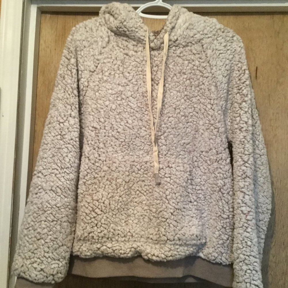NWT Hem & Thread teddy style fleece Hoodie size Large Cream/tan in color soft